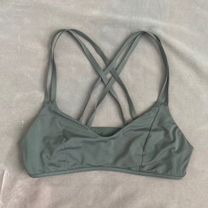 Athleta South Swell Bikini Top in Grey size S with pads.